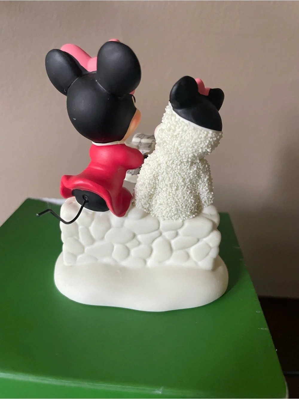 Dept 56 Snowbabies Disney “Caroling with Minnie